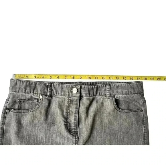 KENNETH COLE DENIM JEAN MINI SKIRT WOMEN’S•SIZE 12•GREY WASH•PREOWNED• - Picture 6 of 7